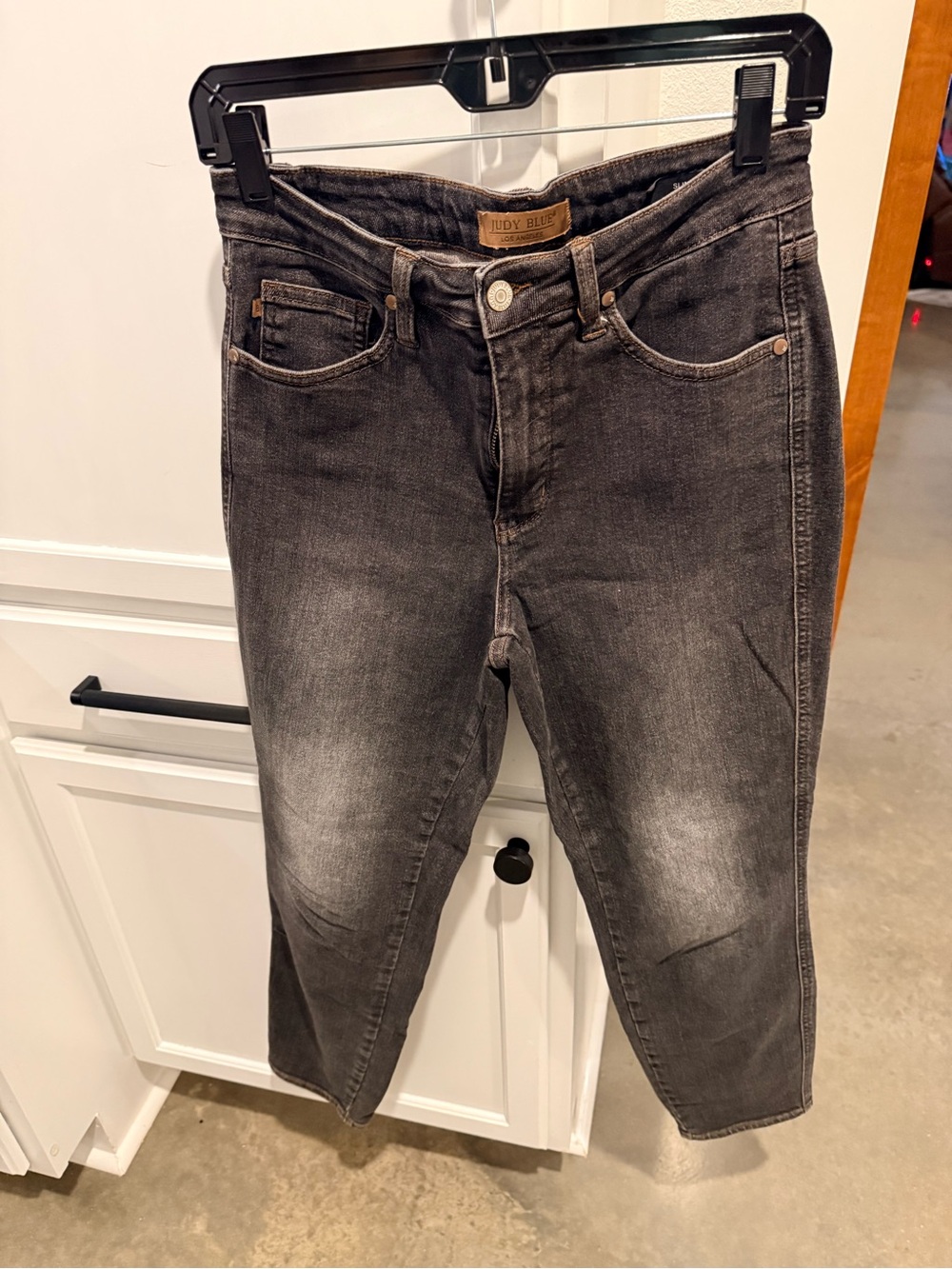 Judy Blue Women's Straight Leg Slim Fit Jeans in Washed Black